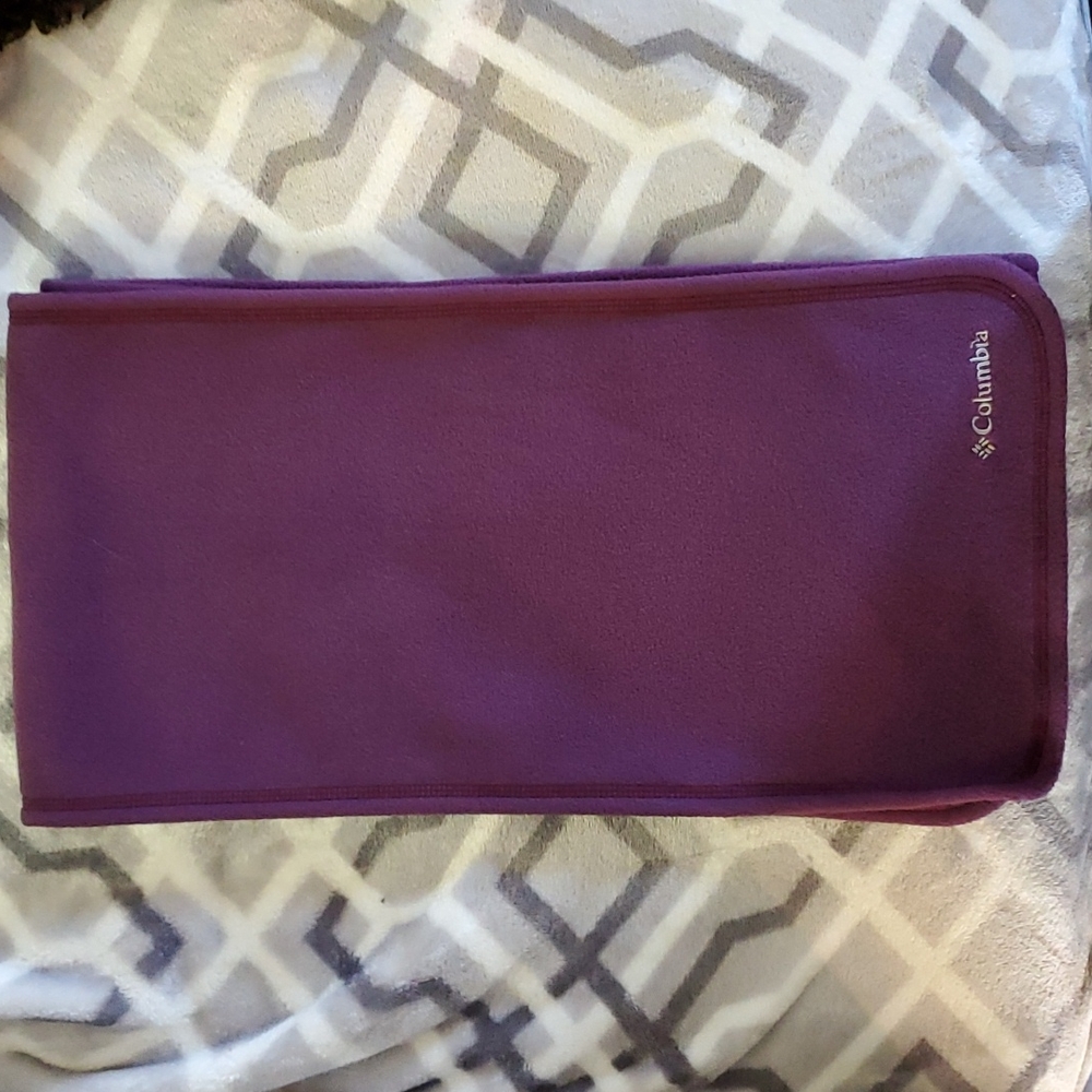 NWT Columbia scarf
